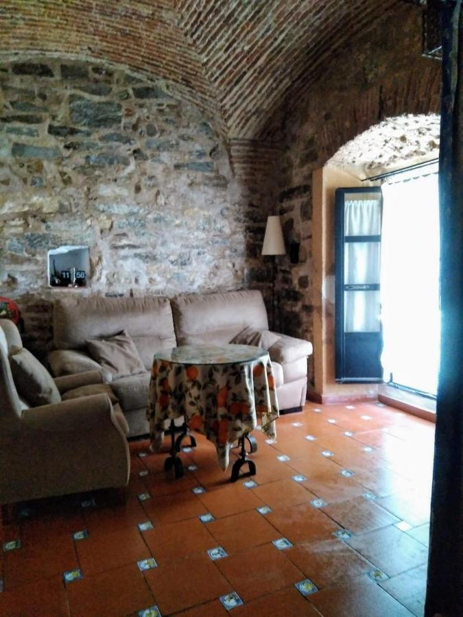 Apartamentos Las Buganvillas Caceres Exterior photo